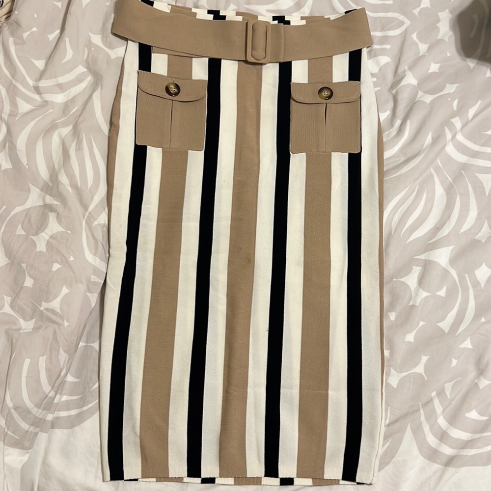 New York and Company Long skirt with belt
